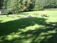 Sitzgelegenheiten, Grill u.ä. werden zur Verfügung gestellt