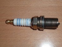 BOSCH Zündkerze defekt 003.jpg