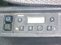 Der Klimaschalter und das Bedienteil für die Standheizung neben der Handbremse!
