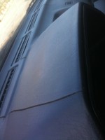 Armaturenbrett mit vielen Rissen