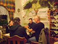 halb 2 Uhr in der Nacht war Chrissi dann endlich mal da, ohne Conny und Frau :-))