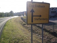 Hier gehts von der L3050 auf die L3049 die Straße heißt &quot;Am Briel&quot;