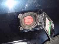 Befüllanschluß unter Tankdeckel !