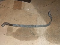 Also geradekloppen und so biegen, dass die Schraube 90° versetzt steht