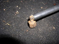 kraftstoffvorlaufleitung Druckspeicher 005.JPG (242.79 KiB) 2005 mal betrachtet der Anschluß zum Druckspeicher (durchgerostet)