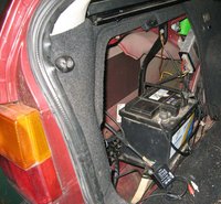 Steuergerät und Zusatzbatteriehalter