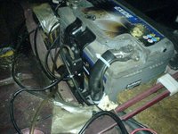 Sicherung an der Hauptbatterie unter der Rücksitzbank; Die Ladeleitung für die Zusatzbatterie bzw. die Versorgungsleitung für die Standheizung ist hier abgesichert.