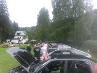 Benzingespräche und wissensaustausch ohne Punkt und komma