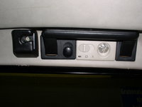 P1010012.JPG (226.89 KiB) 3562 mal betrachtet Dachhimmelhalter VFL über Rücksitzbank (bildet keine Einheit mit den Angsgriffen)