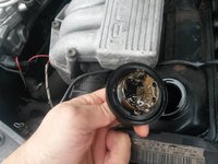 am Öl-Einfülldeckel