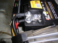 Stehbolzen der Klemme wurden gekürzt und die Kabelschuhe wurden doppelt isoliert