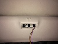 Löcher zur Befestigung am Dachhimmel Heckklappe 02