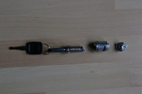 03_Schloss_zerlegt.JPG (298.33 KiB) 903 mal betrachtet Schloss zerlegt