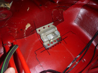 exakte Position Batteriehalter geprüft und korrigiert