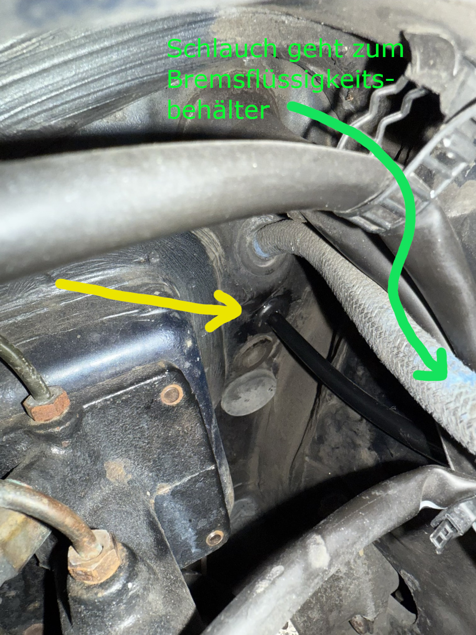 Audi 200 - GRA Spritzwand Durchgang Tuelle.jpg