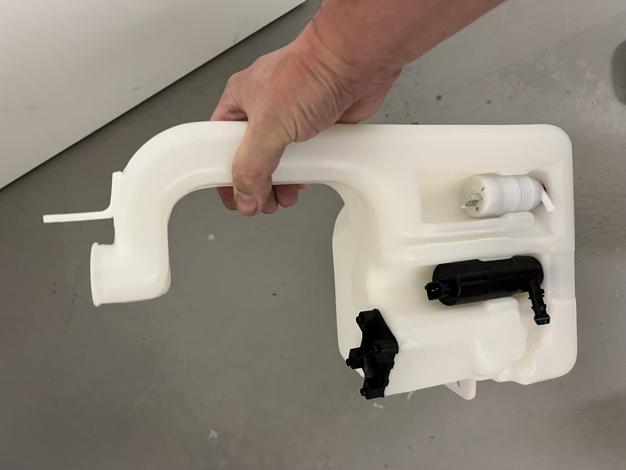 Audi 200 20V Scheinwerfer-Reinigung-Wassertank.jpg