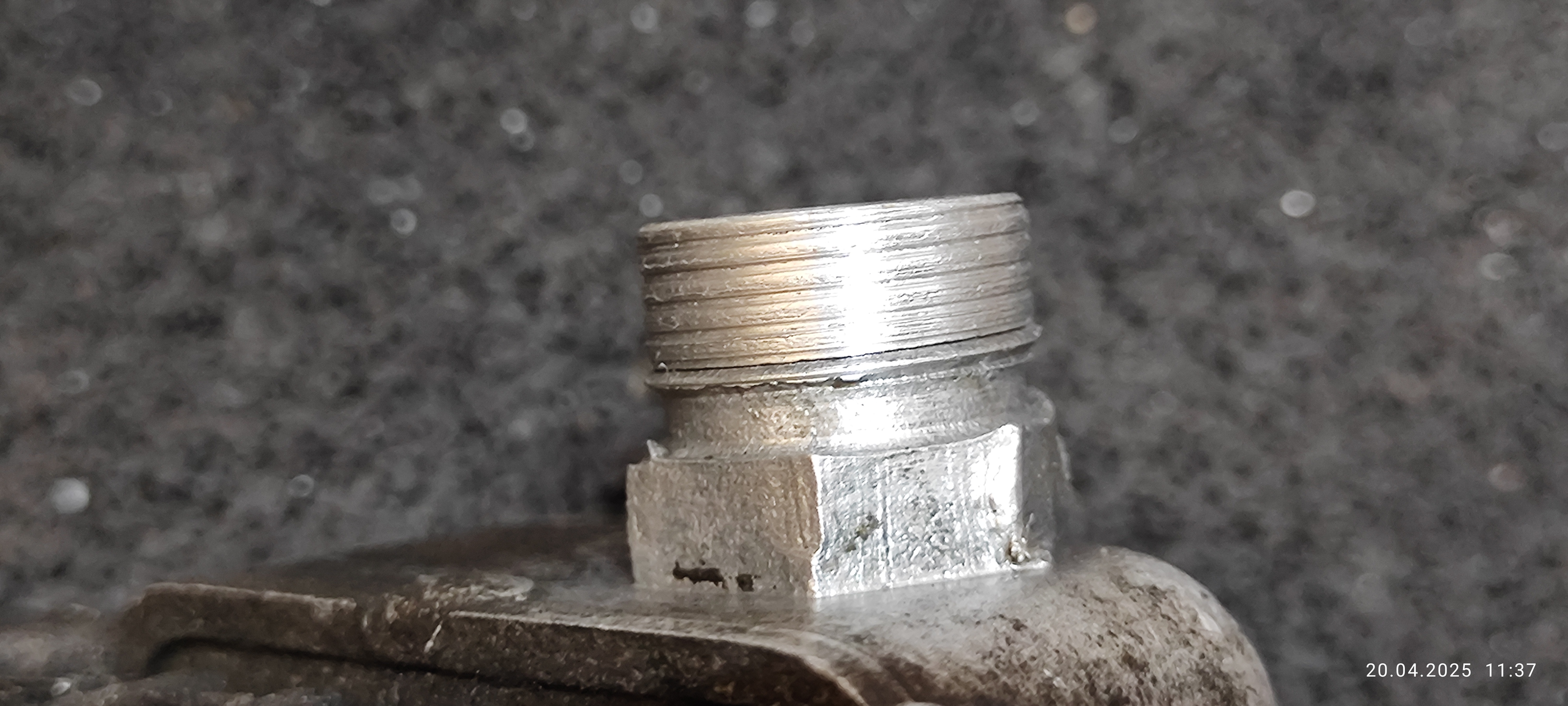 034117021 mit Gewinde schlecht