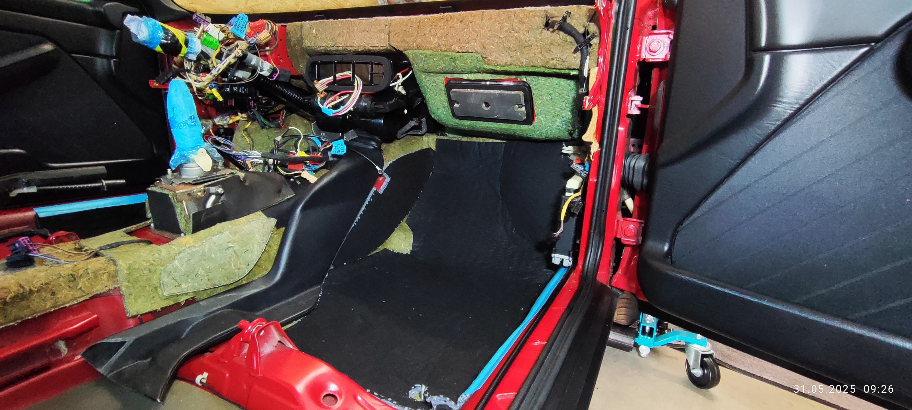 zusätzliche Dämmung Beifahrer eingebaut