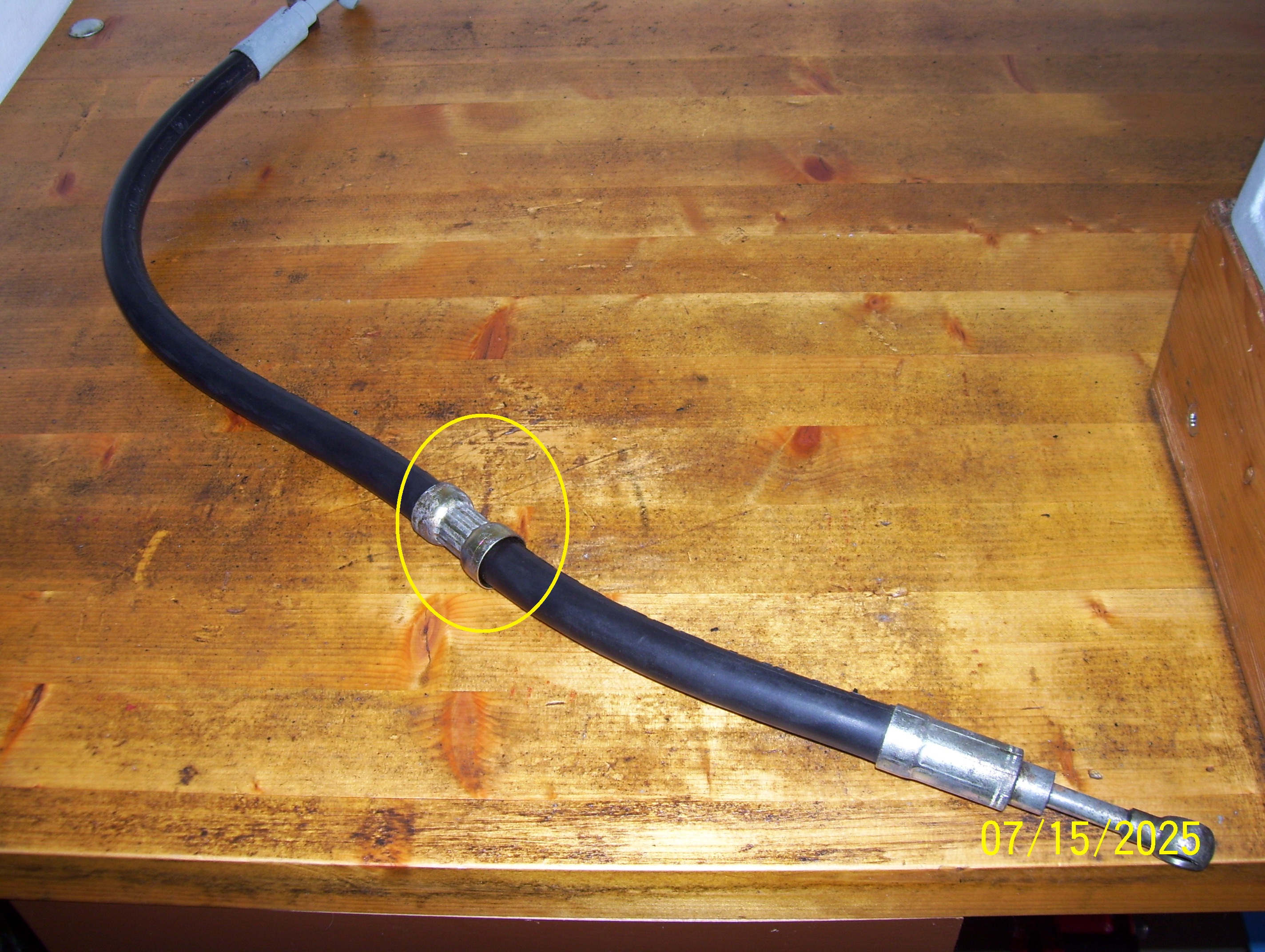 Presshülse am Servoschlauch.jpg