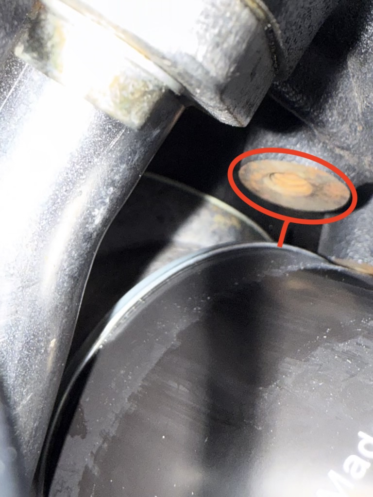 Audi 200 - Oversized OilFilter 3.jpg